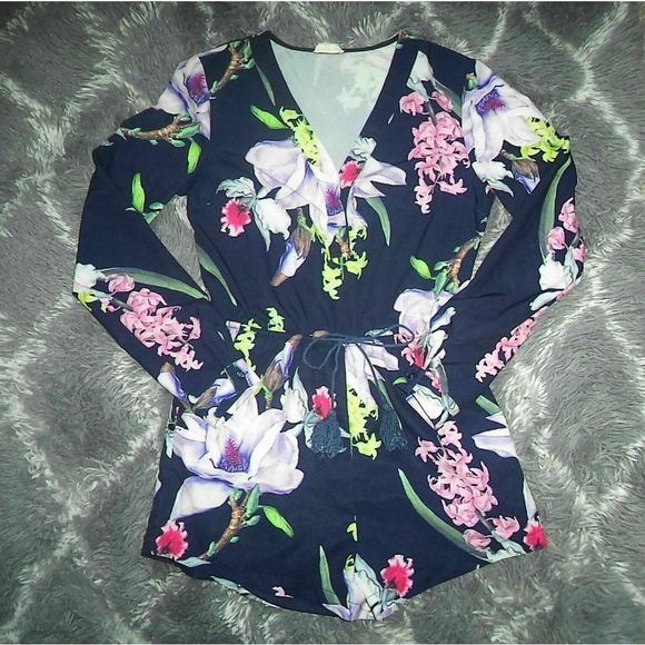 TEA & CUP SHORTS ROMPER V NECK ANTHROPOLOGIE JUMPER~FLORAL BOHO-WOMENS SIZE S - Picture 1 of 4